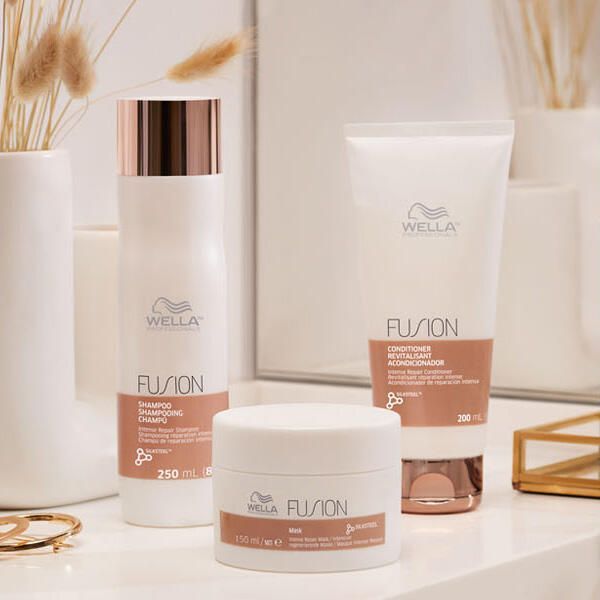 Wella Professionals Fusion Бальзам-кондиционер для интенсивного восстановления волос, 200мл